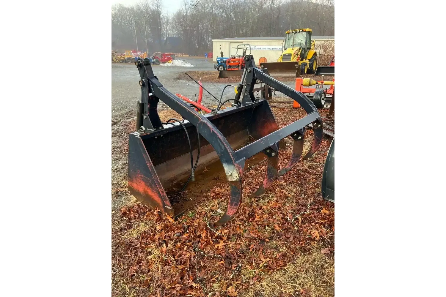Undetermined grapple bucket Equipment Image0