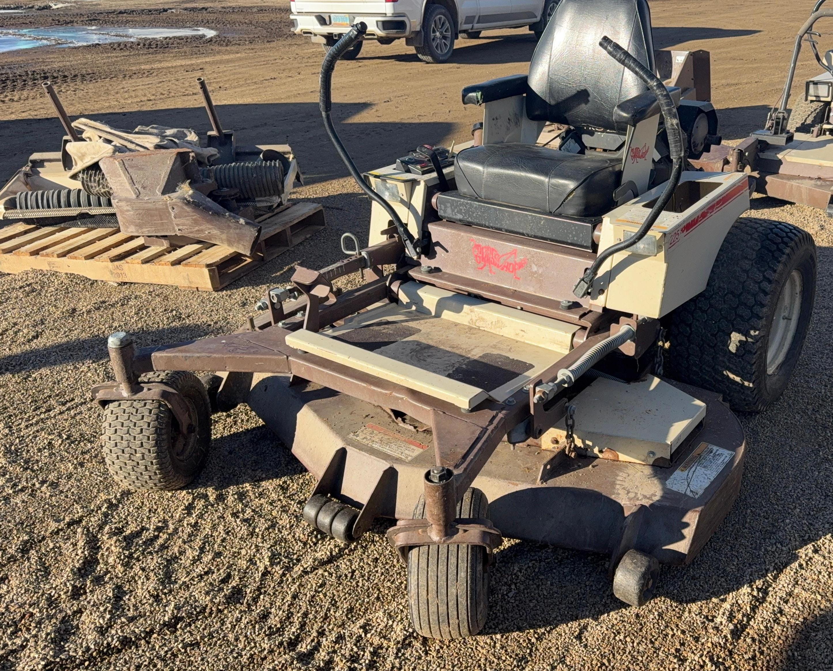 Grasshopper 225 Equipment Image0