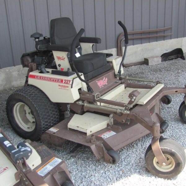 Grasshopper 227 Equipment Image0