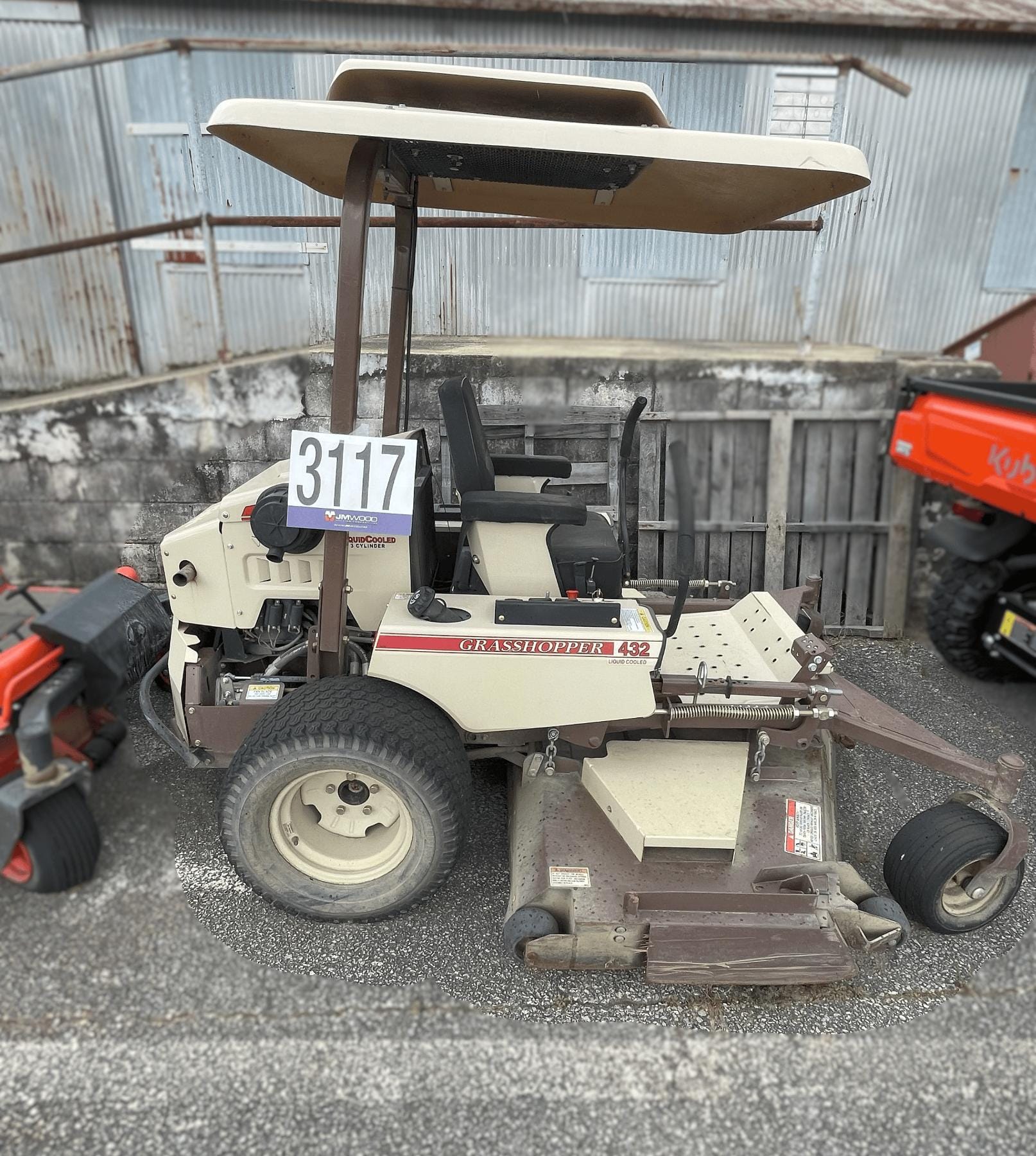 Grasshopper 432 Equipment Image0