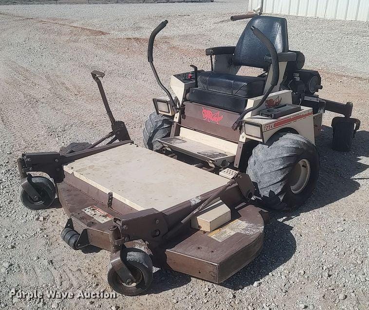 グダー SOLD - Grasshopper 725K ZTR lawn mower Other Equipment with 1,074