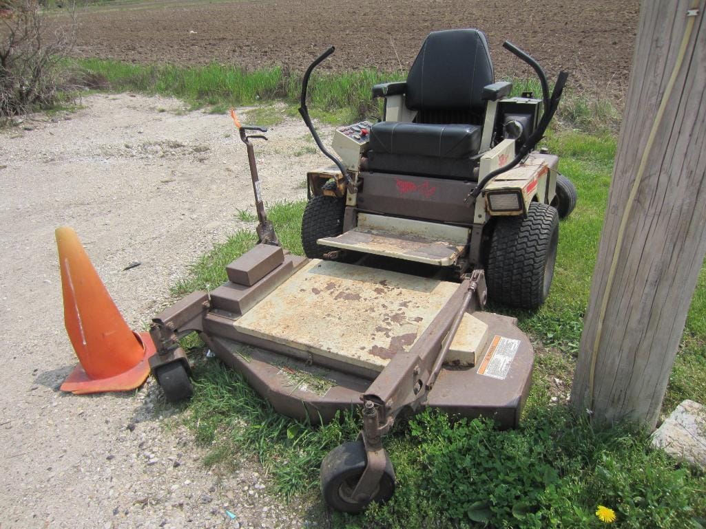 SOLD - Grasshopper Model 9552 Lawn Mower Other Equipment with 409