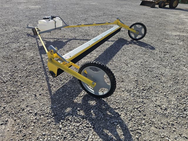 Image of GrassWorks Manufacturing Weed Wiper equipment image 2