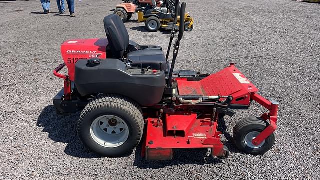 Image of Gravely 260 equipment image 3