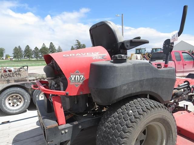 Image of Gravely 266Z  equipment image 3
