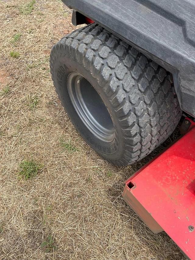 Image of Gravely Pro-Turn 460 equipment image 3