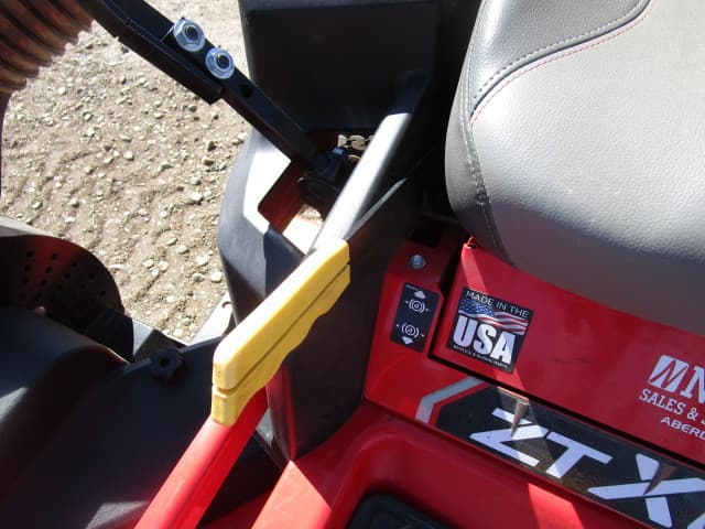 Image of Gravely ZT52 equipment image 3