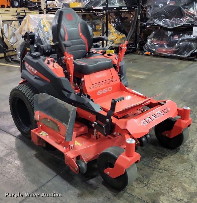 Image of Gravely Pro-Turn 600 equipment image 2