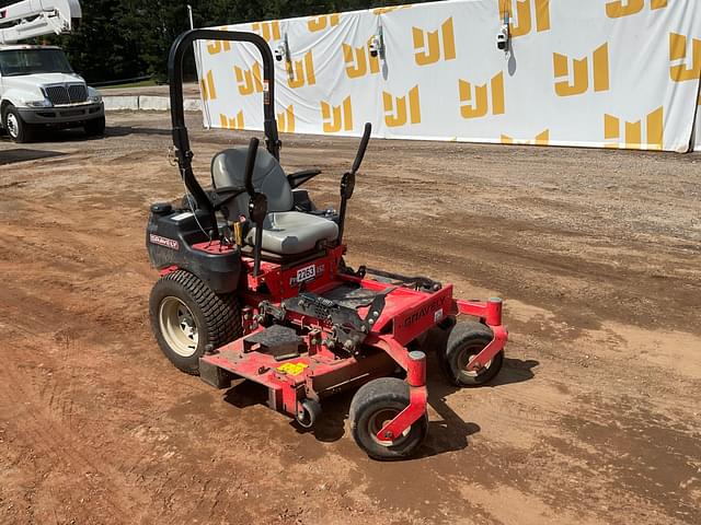 Image of Gravely Pro-Turn 152 equipment image 2