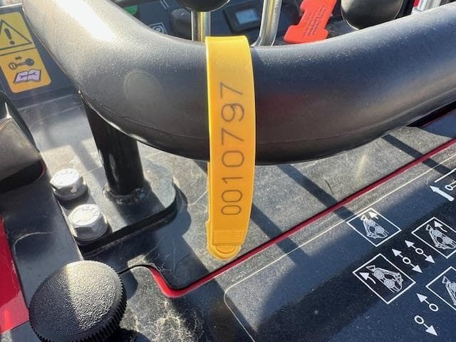 Image of Gravely AXIS 200DT equipment image 3