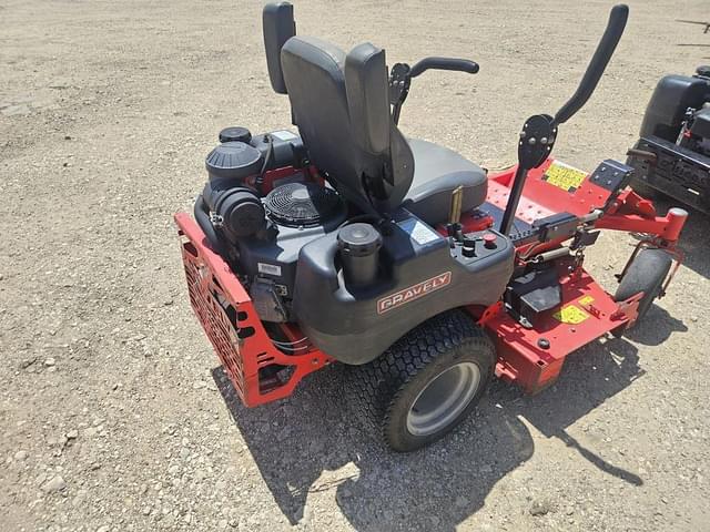 Image of Gravely Compact Pro 44 equipment image 3