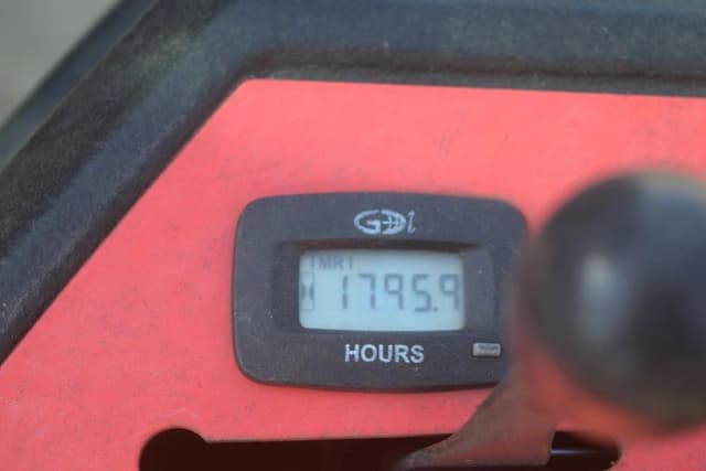 Image of Gravely Pro-Turn 152 equipment image 4