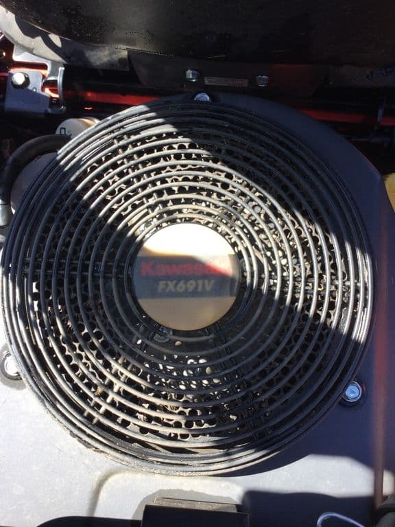Image of Gravely Pro-Turn 152 equipment image 3