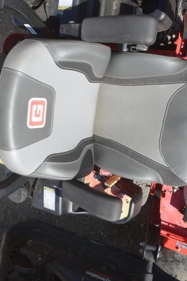 Image of Gravely Pro-Turn 152 equipment image 3