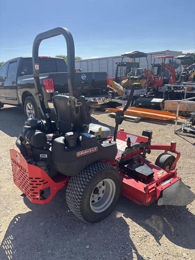 Image of Gravely Pro-Turn 160 equipment image 2