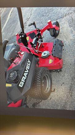 Image of Gravely Pro-Turn 160 equipment image 2