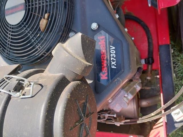 Image of Gravely Pro-Turn 160 equipment image 4