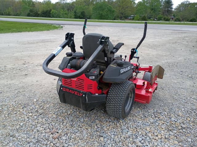 Image of Gravely Pro-Turn 160 equipment image 4