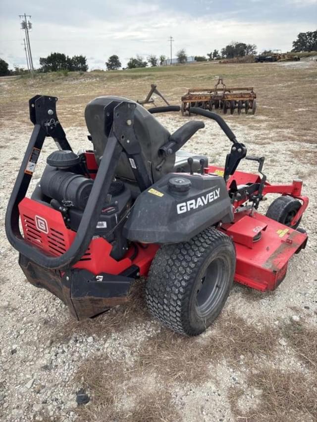 Image of Gravely Pro-Turn 160 equipment image 2