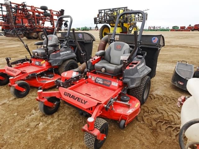 Image of Gravely Pro-Turn 252 equipment image 1