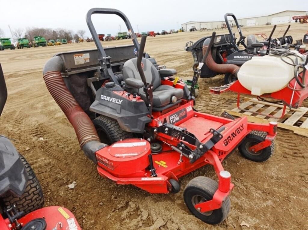 Gravely Pro-Turn 252 Equipment Image0