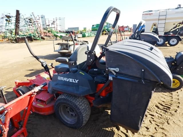 Image of Gravely Pro-Turn 252 equipment image 4