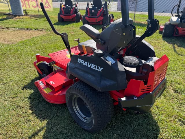 Image of Gravely Pro-Turn 260 equipment image 3