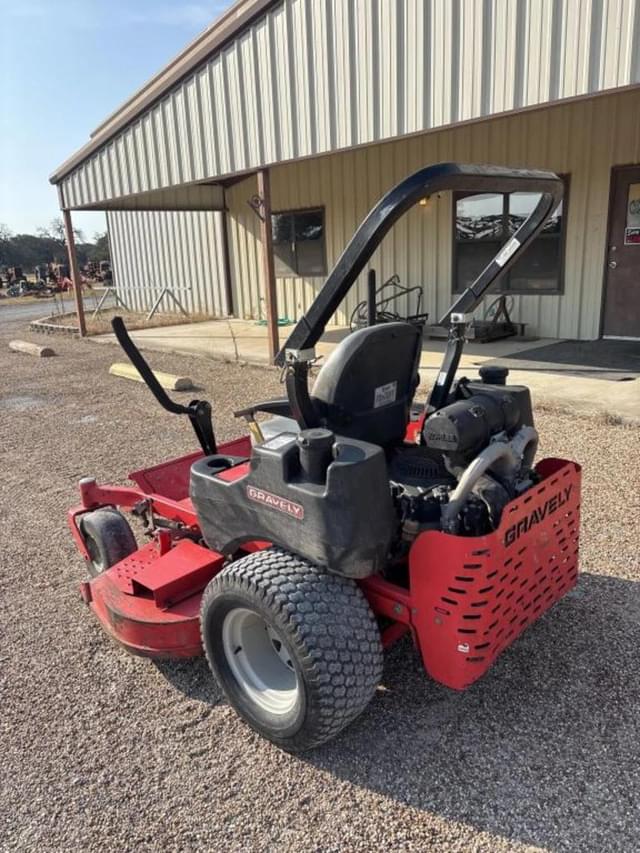 Image of Gravely Pro-Turn 260 equipment image 1