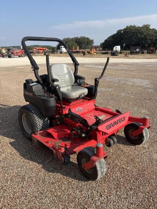 Image of Gravely Pro-Turn 260 equipment image 3