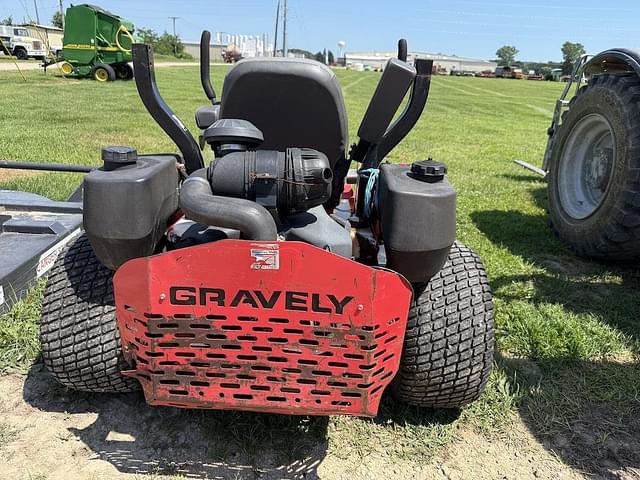 Image of Gravely Pro-Turn 260 equipment image 4