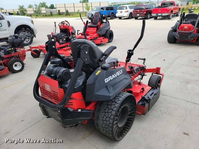 Image of Gravely Pro-Turn 260 equipment image 4