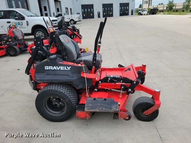 Image of Gravely Pro-Turn 260 equipment image 3