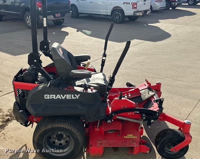 Image of Gravely Pro-Turn 452 equipment image 3