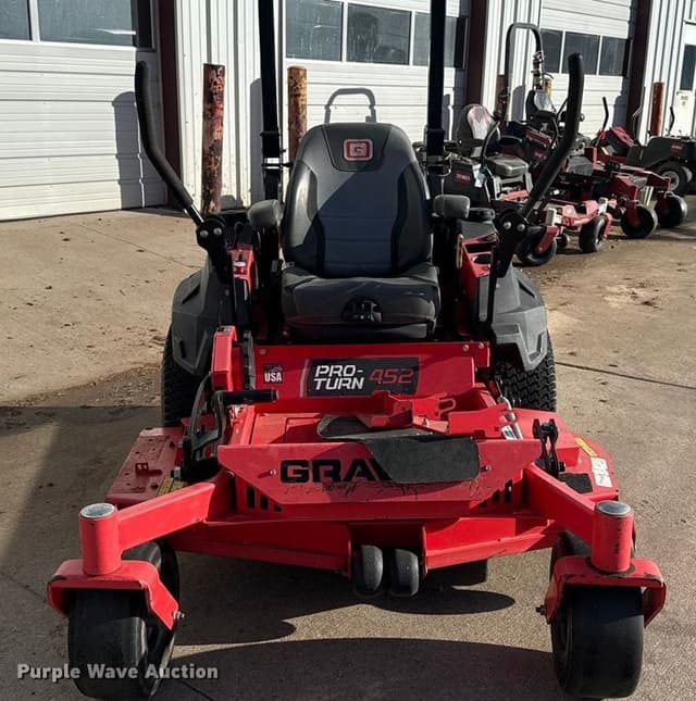Image of Gravely Pro-Turn 452 equipment image 1