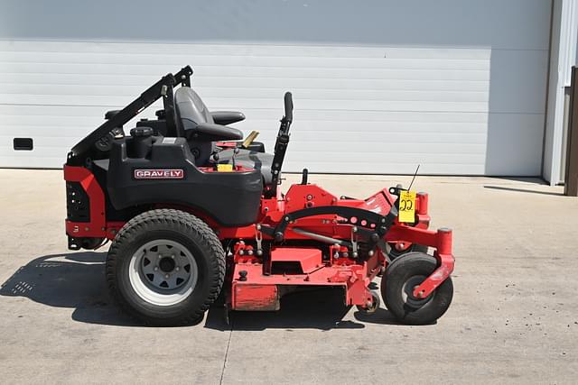 Image of Gravely Pro-Turn 460 equipment image 1