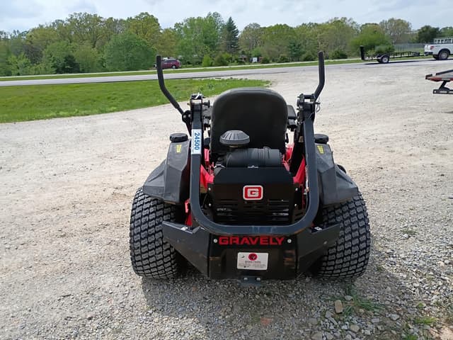 Image of Gravely Pro-Turn 460 equipment image 3