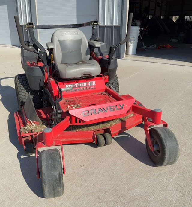 Image of Gravely Pro-Turn 460 equipment image 1