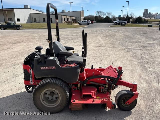 Image of Gravely Pro-Turn 460 equipment image 3