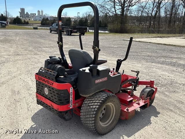 Image of Gravely Pro-Turn 460 equipment image 4