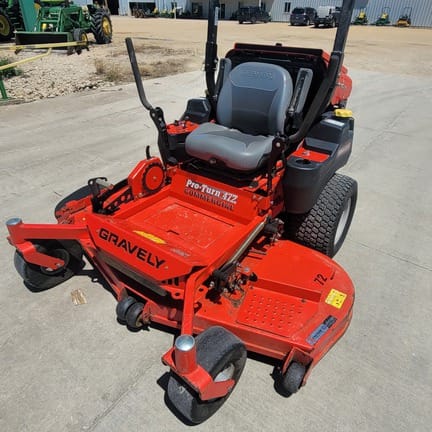 Gravely Pro-Turn 472 Equipment Image0