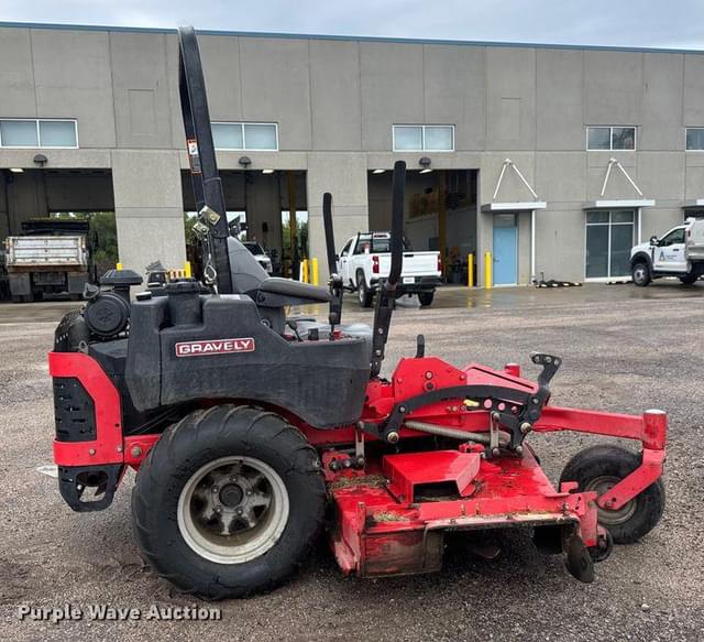 Image of Gravely Pro-Turn 472 equipment image 3