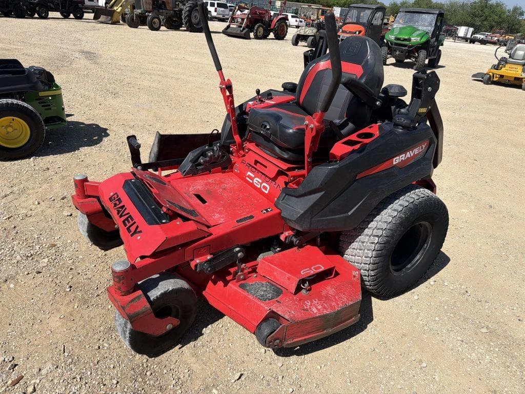 Image of Gravely Pro-Turn 560 Primary image