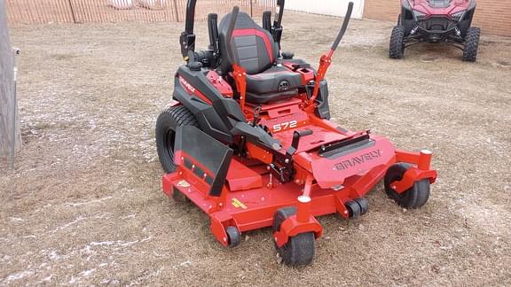 Image of Gravely Pro-Turn 572 equipment image 1