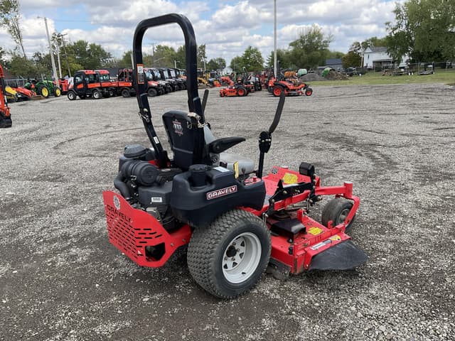 Image of Gravely Pro-Turn 152 equipment image 4