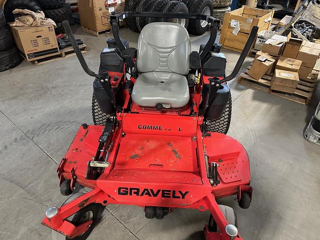 Image of Gravely Pro-Turn 260 equipment image 1