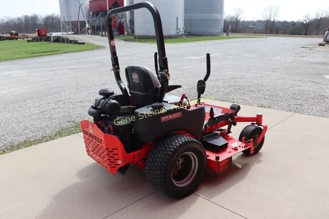 Image of Gravely Pro-Turn 260 equipment image 1