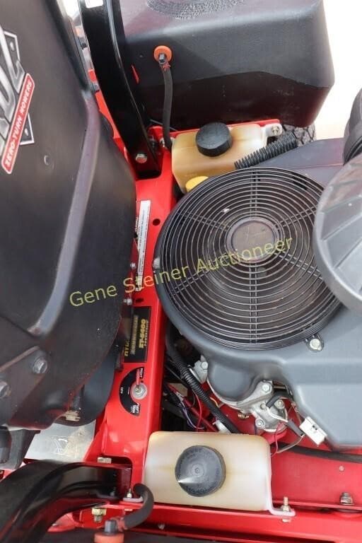 Image of Gravely Pro-Turn 260 equipment image 3