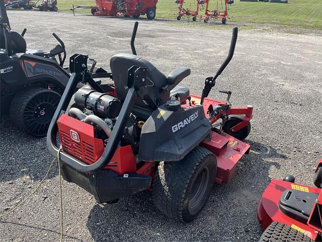 Image of Gravely Pro-Turn 260 equipment image 2