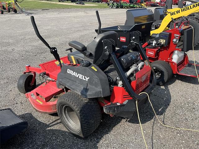 Image of Gravely Pro-Turn 260 equipment image 3