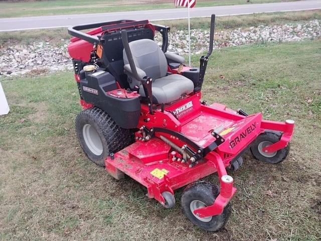 Image of Gravely Pro-Turn 460 equipment image 2